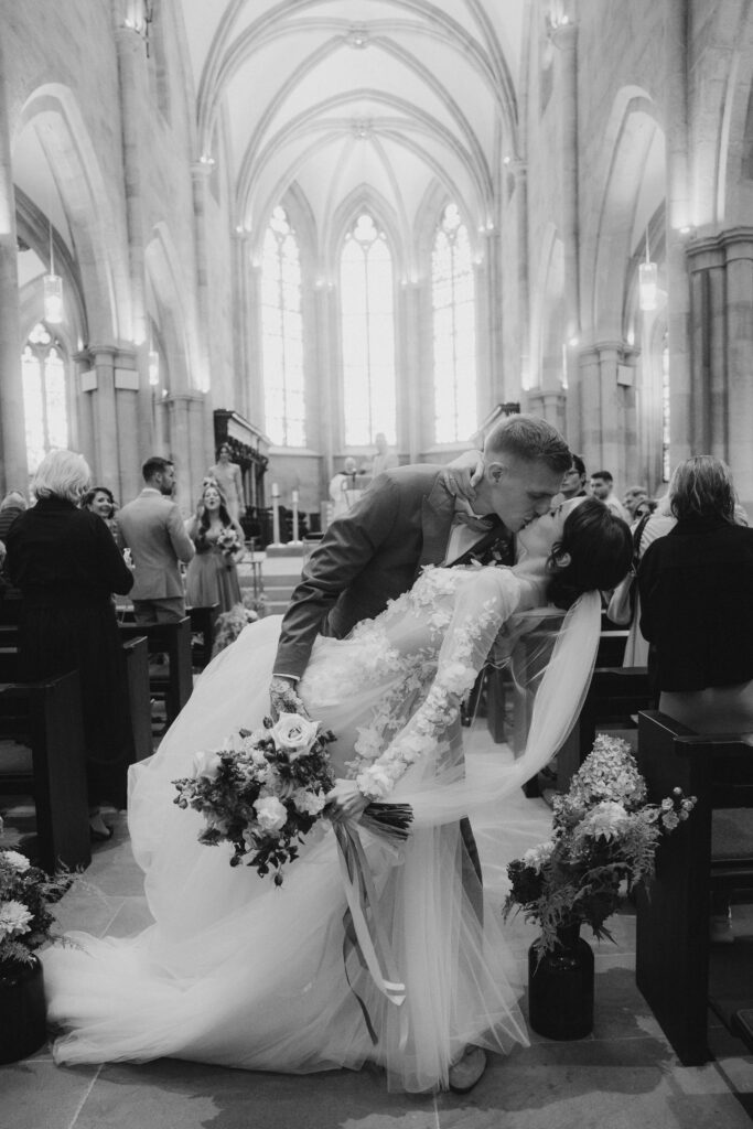Großartige Kirche, Traumhochzeit im Saarland